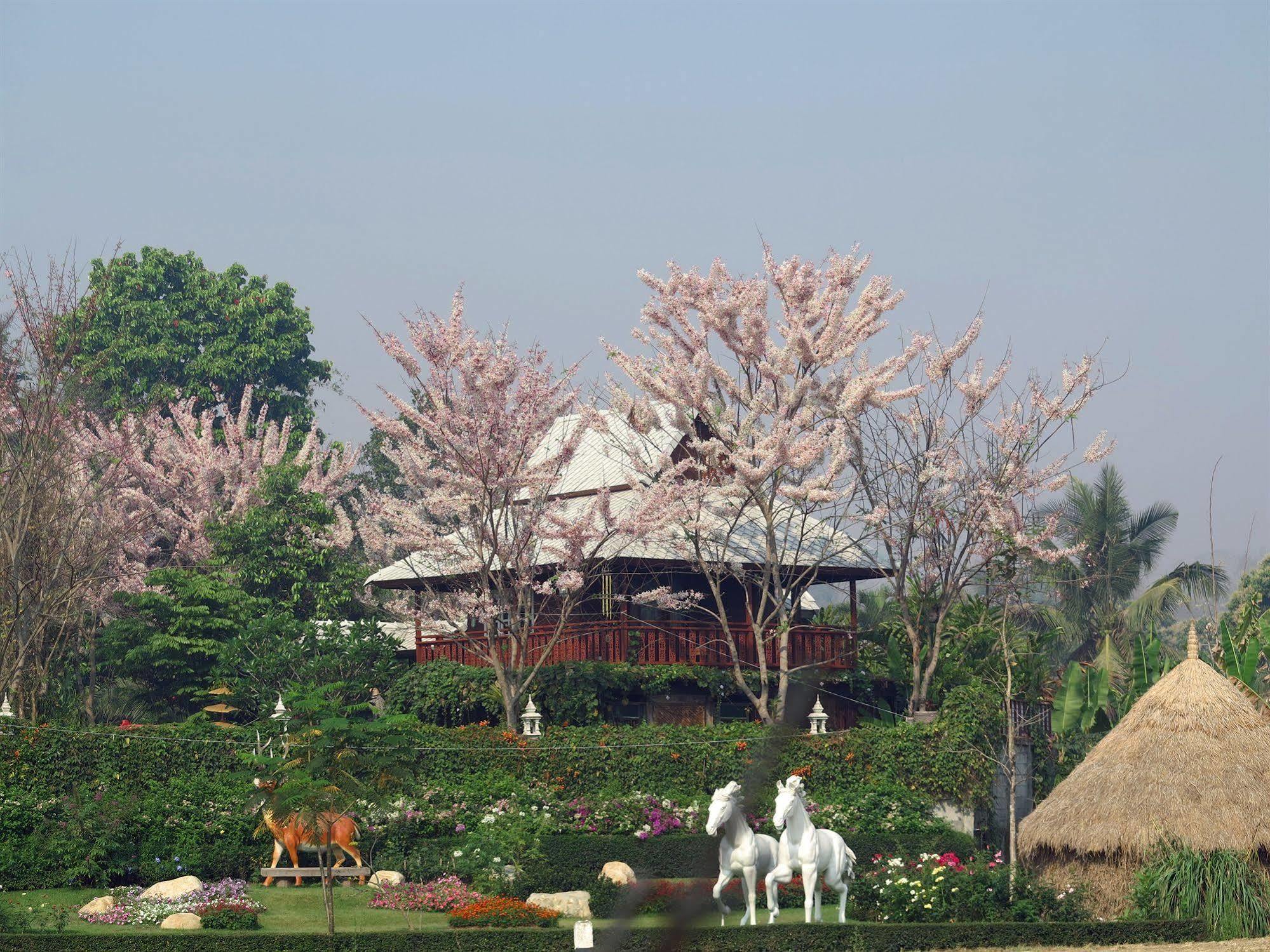 Phusanfah Resort Mae Taeng Buitenkant foto